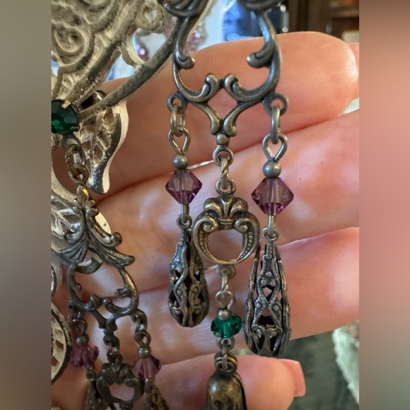 Silver post earrings vintage! Has purple and green stones! So sweet dangling! - Picture 6 of 8